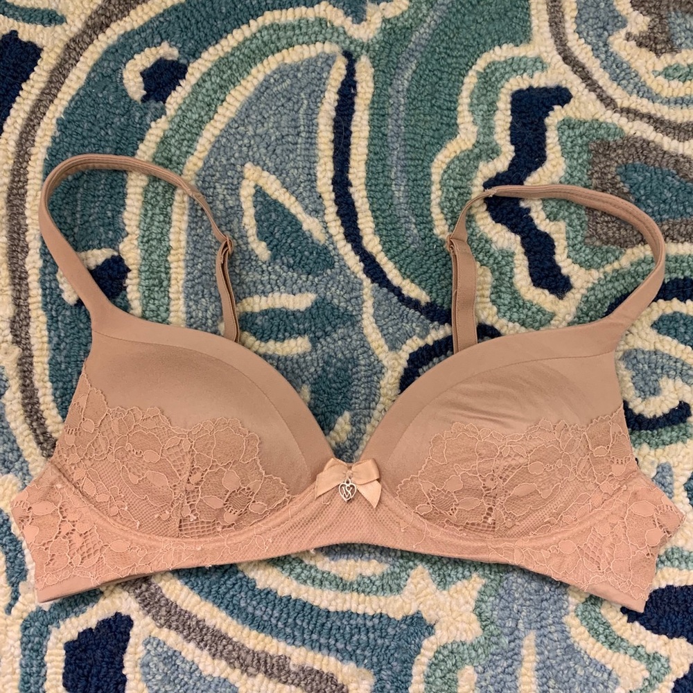 Victoria’s Secret Nude Bra